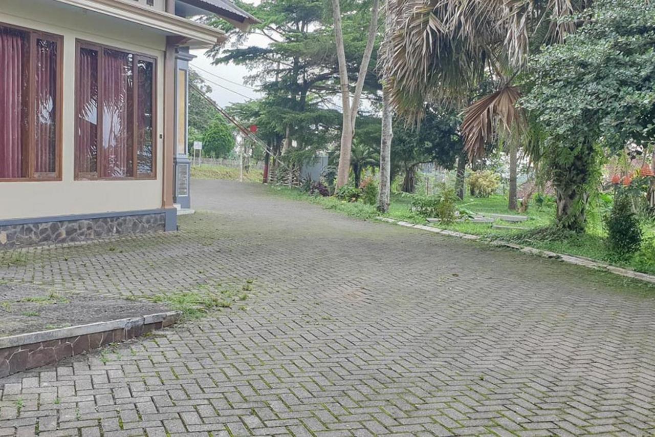 Hotel Bumi Bermi Permai Near Bermi Eco Park Mitra Reddoorz Probolinggo Exterior foto