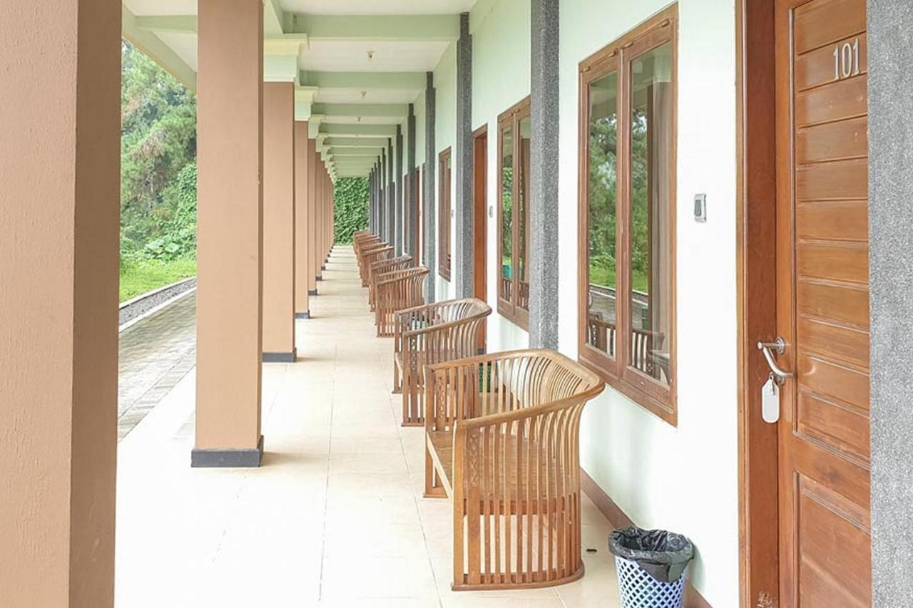 Hotel Bumi Bermi Permai Near Bermi Eco Park Mitra Reddoorz Probolinggo Exterior foto