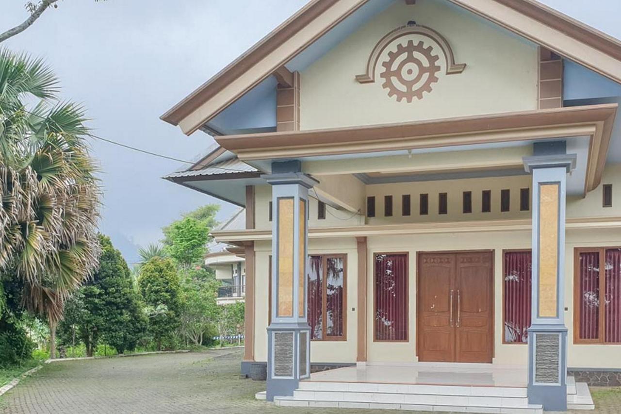 Hotel Bumi Bermi Permai Near Bermi Eco Park Mitra Reddoorz Probolinggo Exterior foto