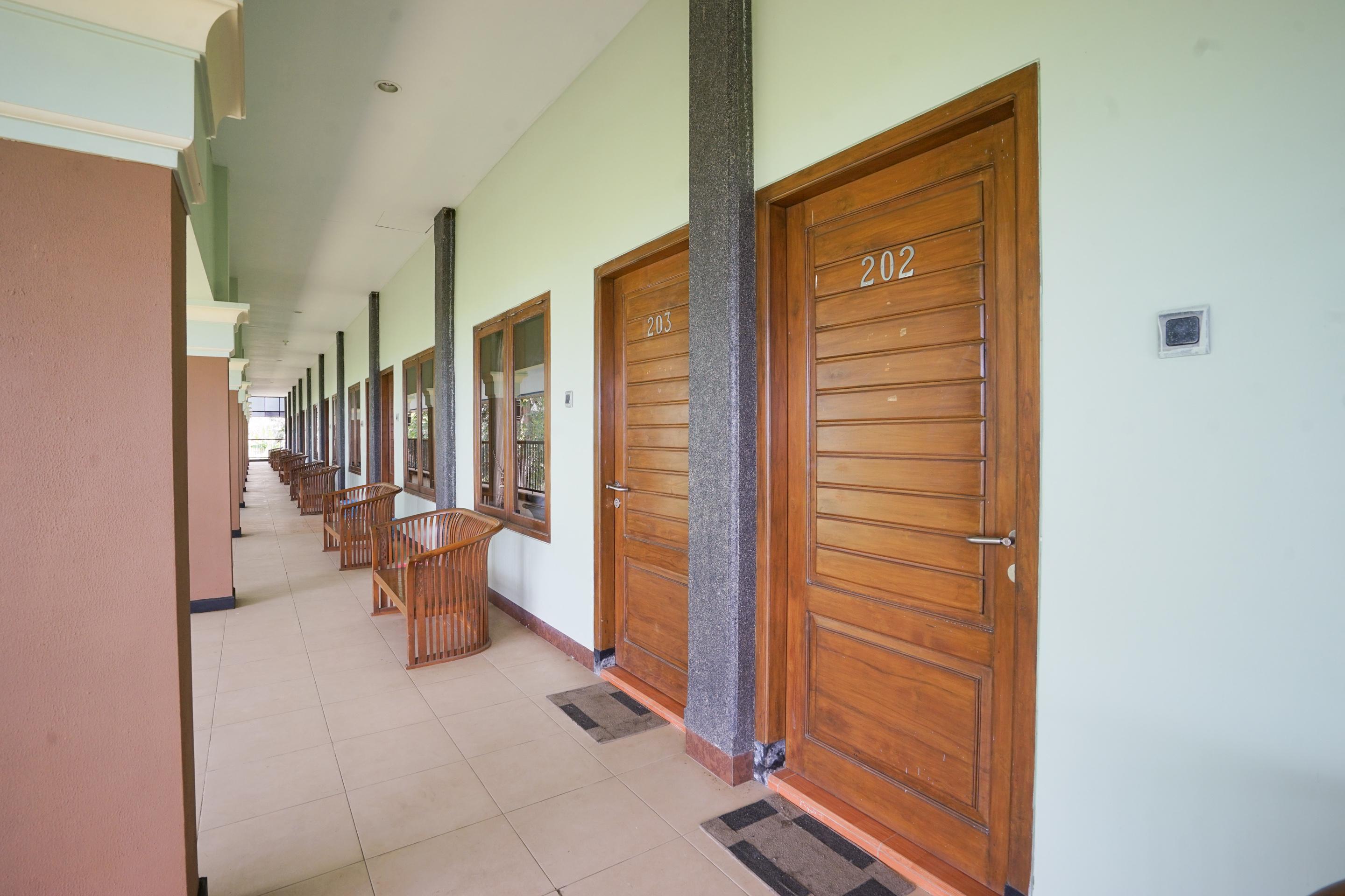 Hotel Bumi Bermi Permai Near Bermi Eco Park Mitra Reddoorz Probolinggo Exterior foto
