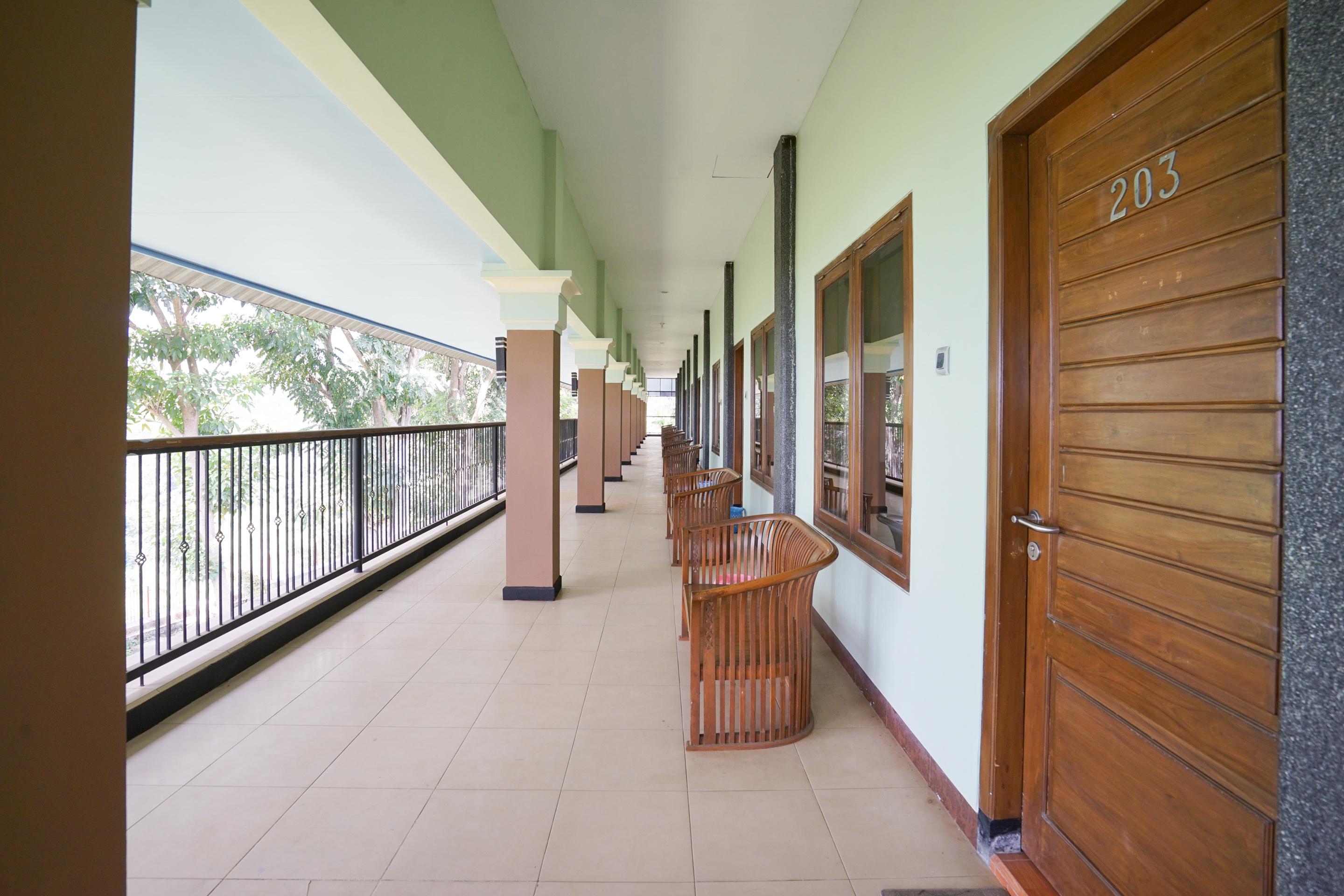 Hotel Bumi Bermi Permai Near Bermi Eco Park Mitra Reddoorz Probolinggo Exterior foto
