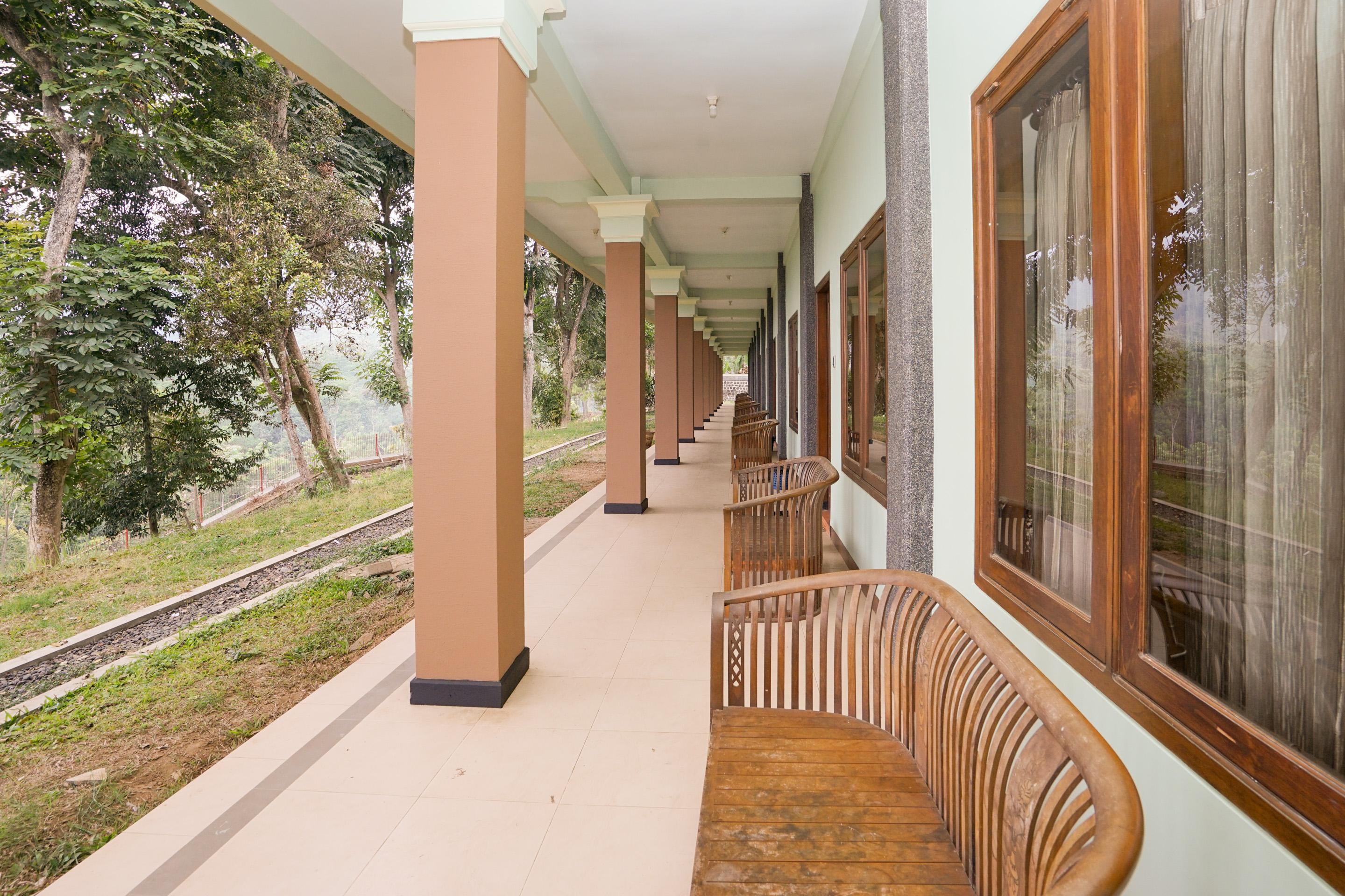 Hotel Bumi Bermi Permai Near Bermi Eco Park Mitra Reddoorz Probolinggo Exterior foto